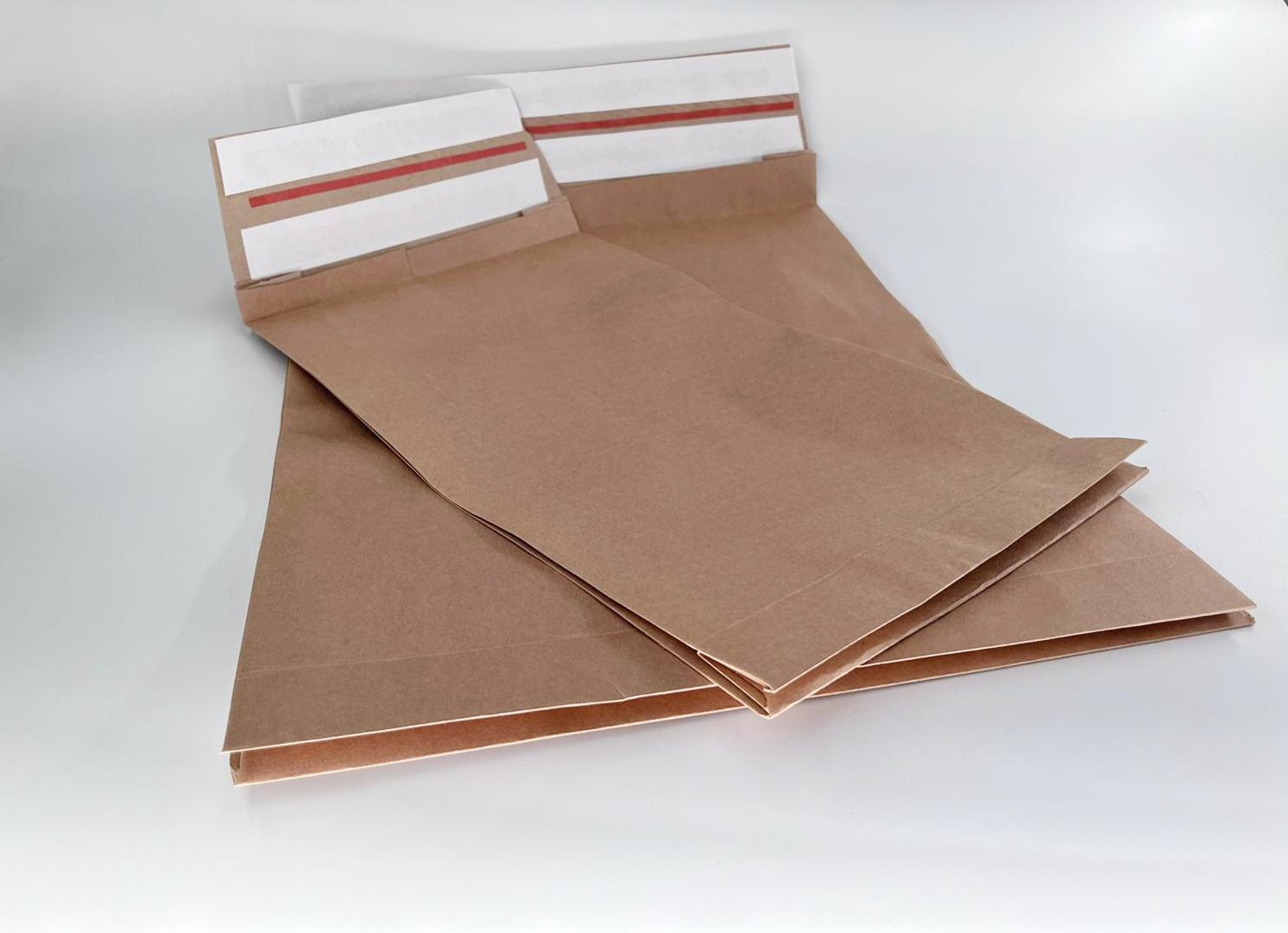 Versandtaschen aus Papier 450x550+100mm Klappe, incl.1 Aufreißfaden